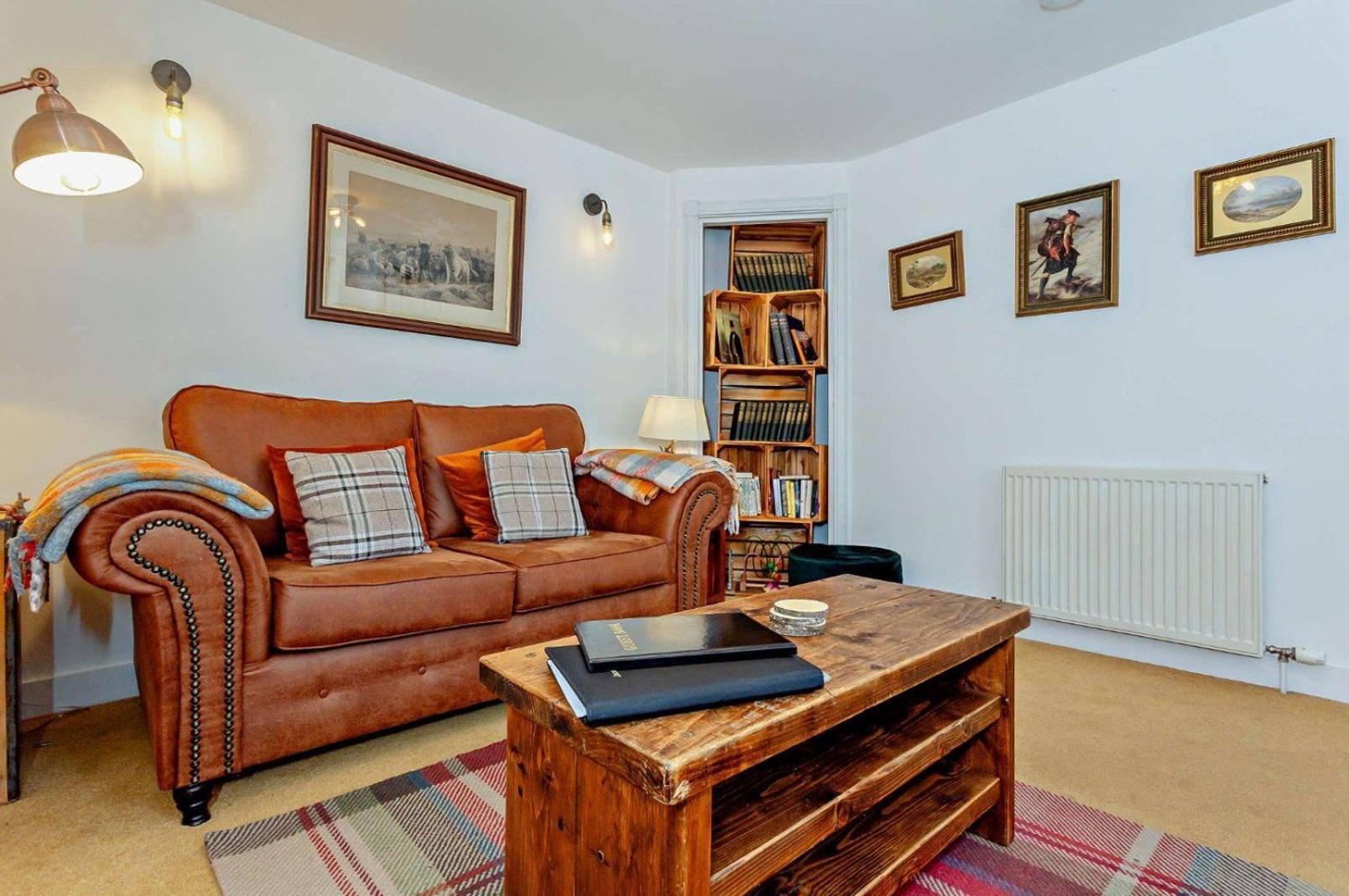 Jacobite'S Retreat, 17Th Century Cottage In The Heart Of Inverness Exteriör bild